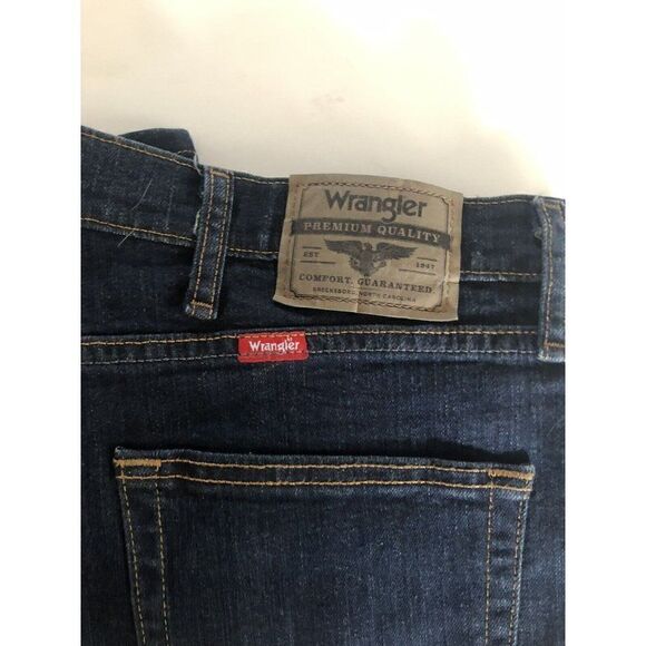 WRANGLER Premium Quality, Sz 40x 32 Cotton Denim, LOGO on Back, WORK BLUE JEANS - Picture 2 of 5